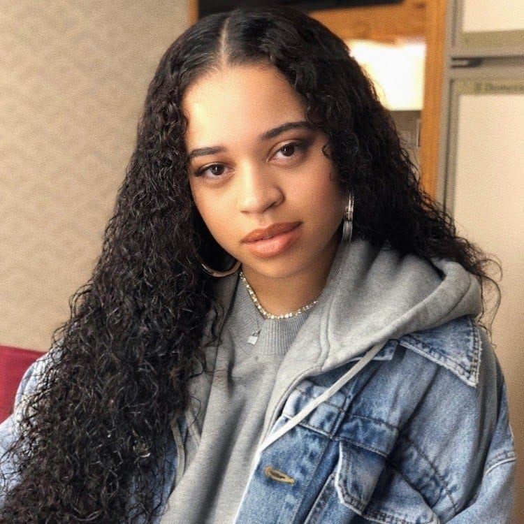 ELLA MAI – CLOSE